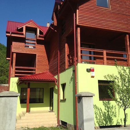 Dorf Haus Valiug Hotel Kültér fotó