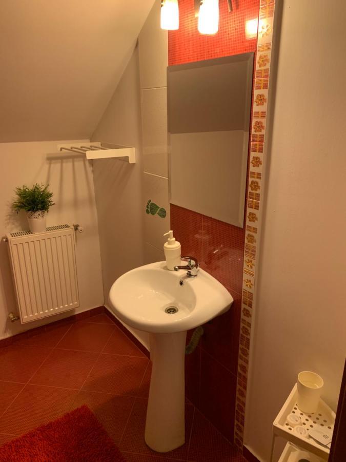 Dorf Haus Valiug Hotel Kültér fotó
