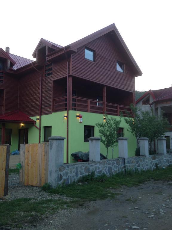 Dorf Haus Valiug Hotel Kültér fotó