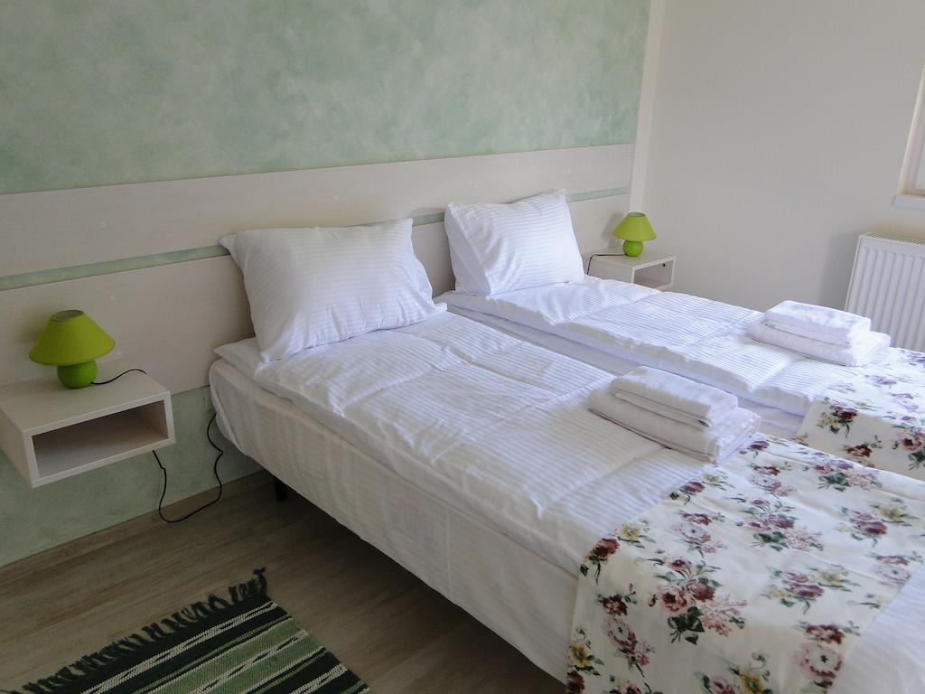 Dorf Haus Valiug Hotel Kültér fotó