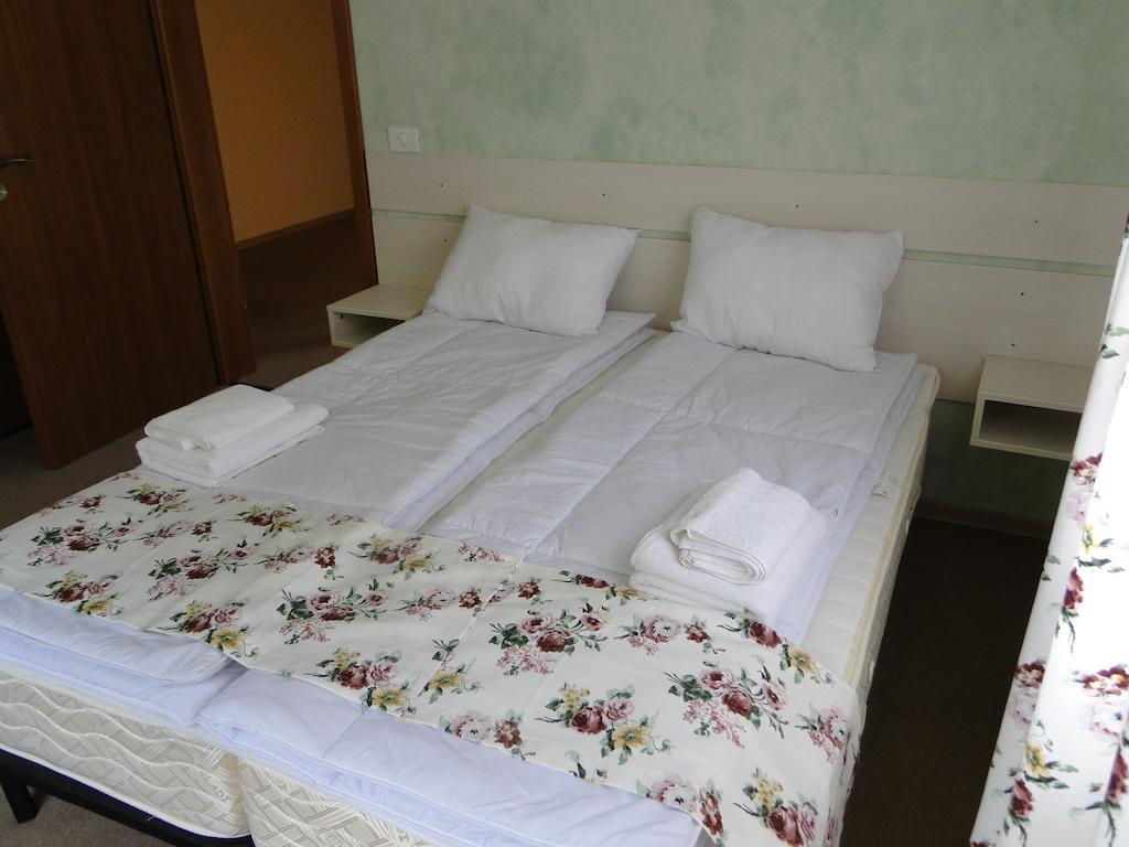 Dorf Haus Valiug Hotel Kültér fotó